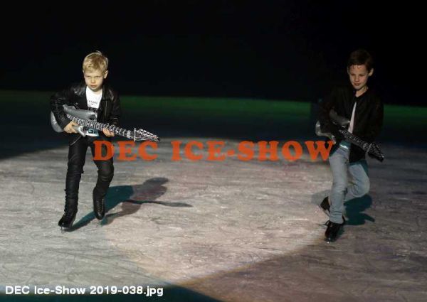 DEC Ice-Show 2019-038.jpg