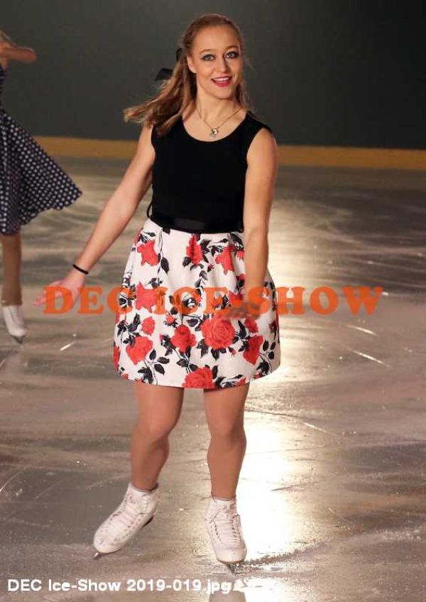 DEC Ice-Show 2019-019.jpg