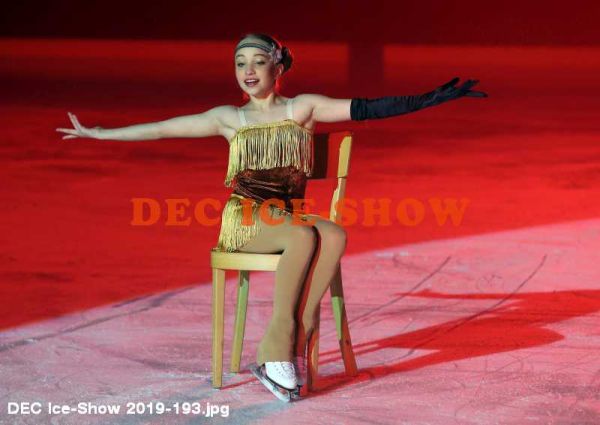 DEC Ice-Show 2019-193.jpg