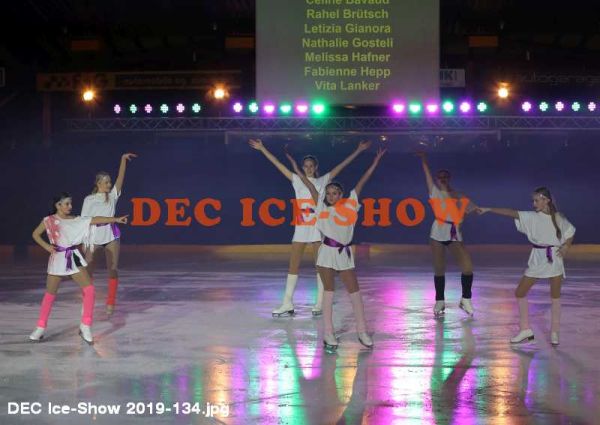 DEC Ice-Show 2019-134.jpg