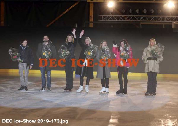 DEC Ice-Show 2019-173.jpg