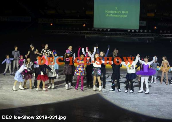 DEC Ice-Show 2019-031.jpg