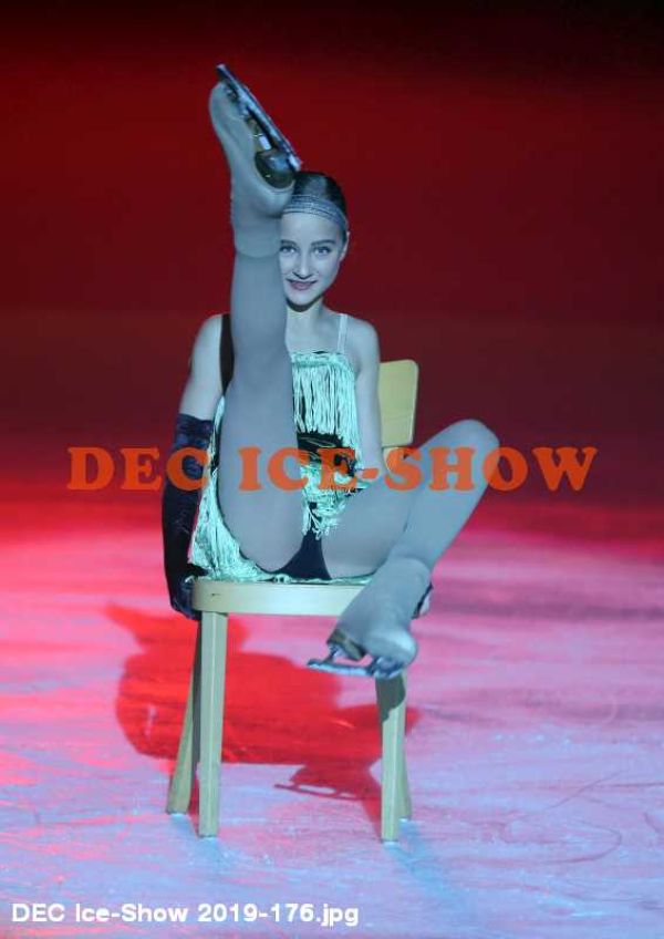DEC Ice-Show 2019-176.jpg