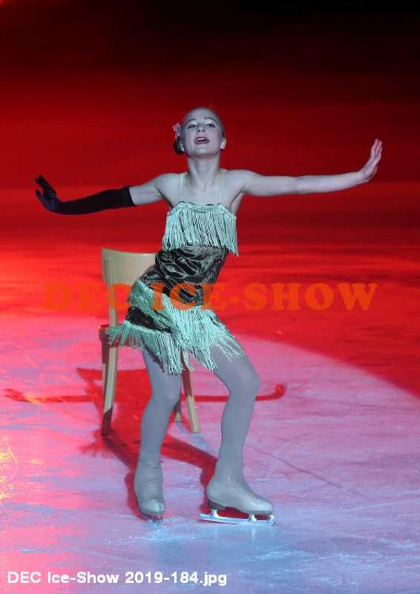 DEC Ice-Show 2019-184.jpg