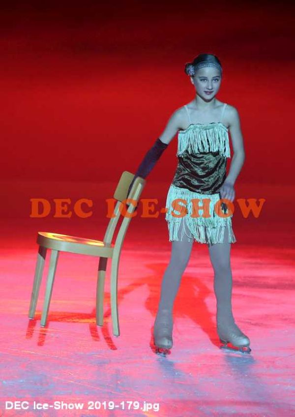 DEC Ice-Show 2019-179.jpg