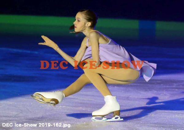 DEC Ice-Show 2019-162.jpg