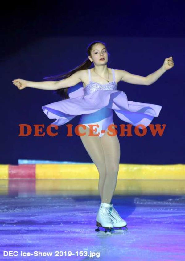 DEC Ice-Show 2019-163.jpg