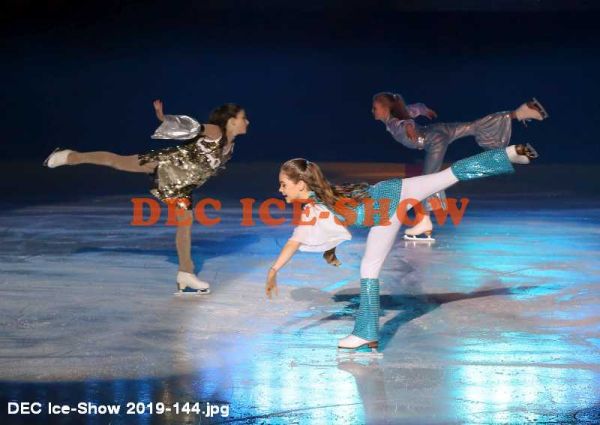DEC Ice-Show 2019-144.jpg