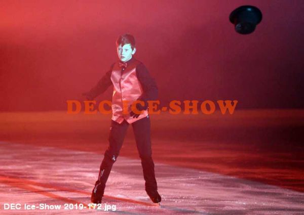 DEC Ice-Show 2019-172.jpg