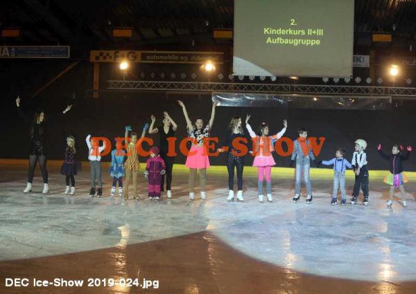 DEC Ice-Show 2019-024.jpg