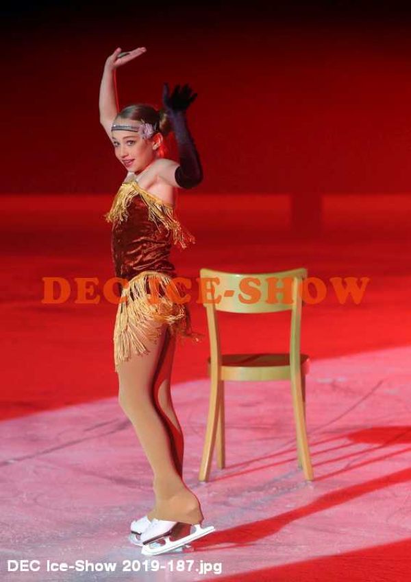 DEC Ice-Show 2019-187.jpg