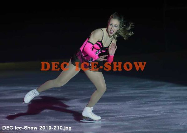 DEC Ice-Show 2019-210.jpg