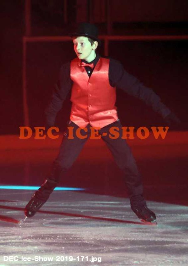 DEC Ice-Show 2019-171.jpg